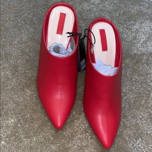 TRENDY PERFECT RED MULE CLOGS BRAND NEW W/ TAGS!
